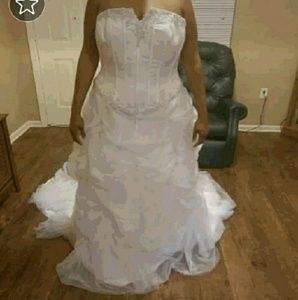 Wedding dress size 20 brand new Vail $200